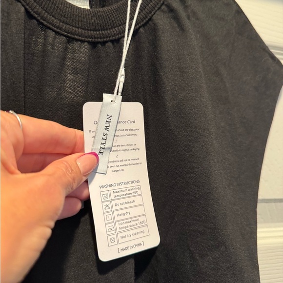 Black Sleeveless Jumpsuit Key Hole Back Pockets, Drawstring, Jogger Legs NWT - Picture 5 of 8